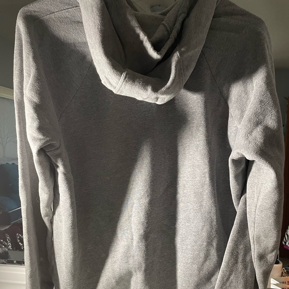 Gray Under Armor sweatshirt. Worn only a few times - Picture 3 of 3